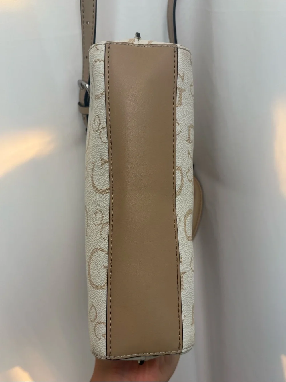 Guess hand bag/cross body bag